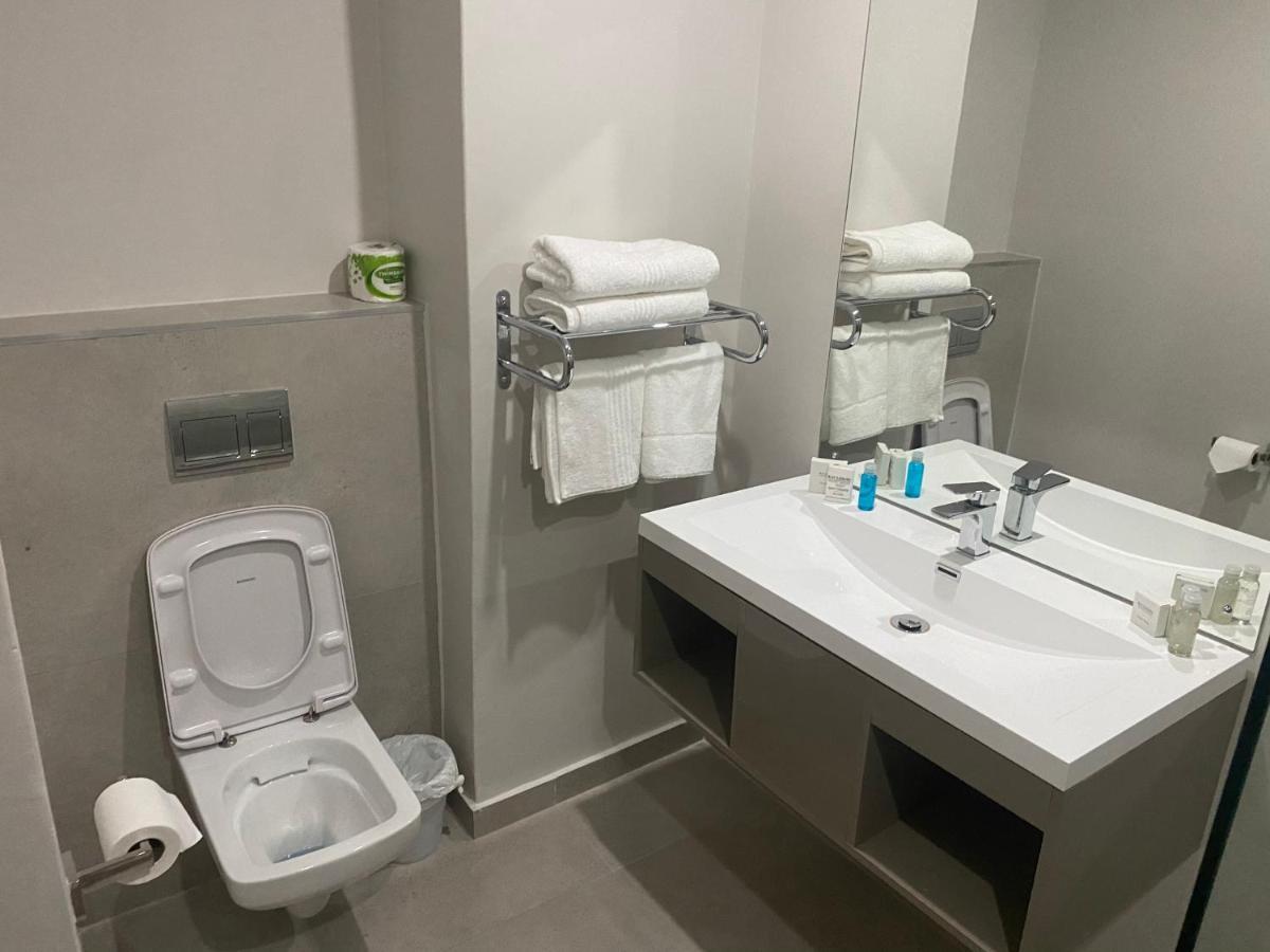 Kennaway Hotel East London Bagian luar foto