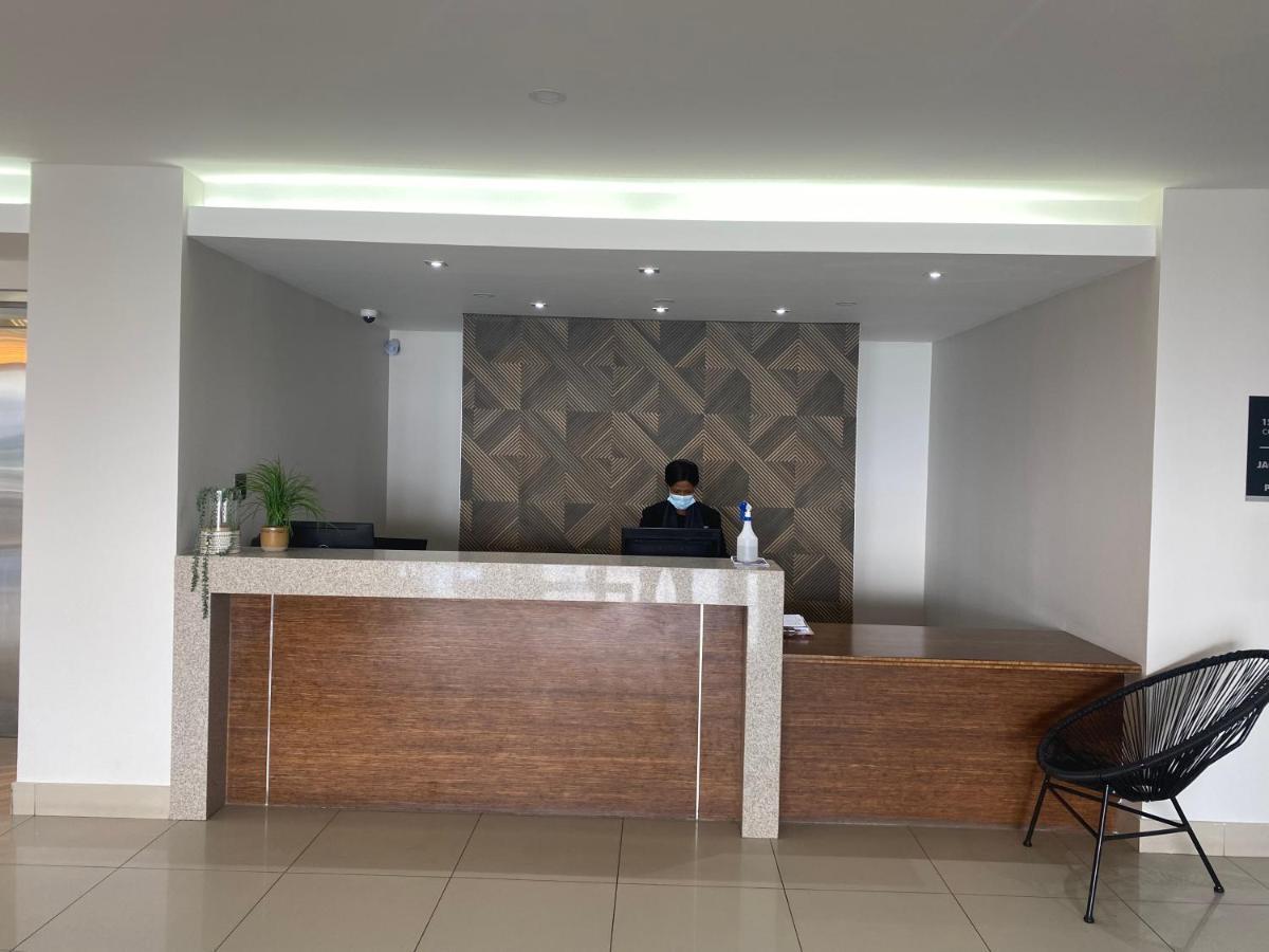 Kennaway Hotel East London Bagian luar foto