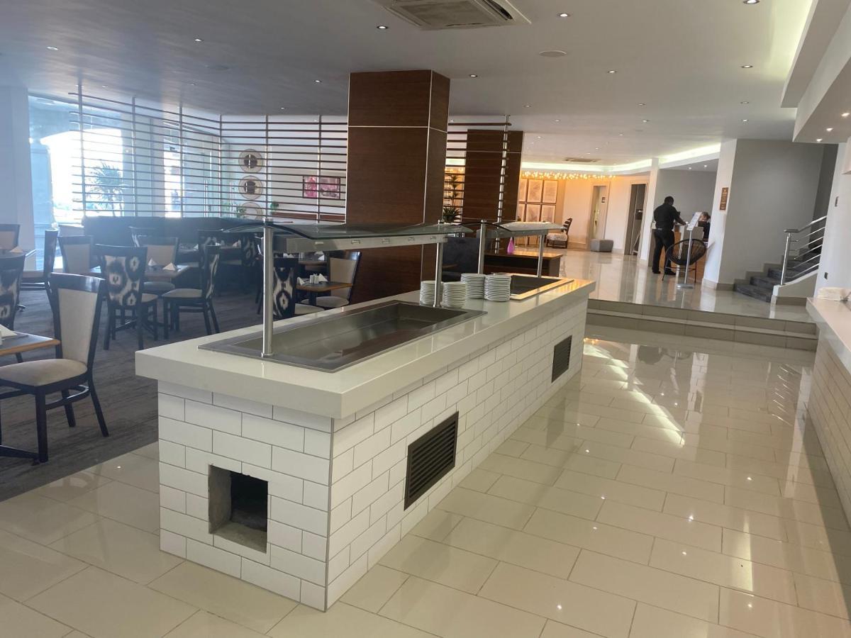 Kennaway Hotel East London Bagian luar foto