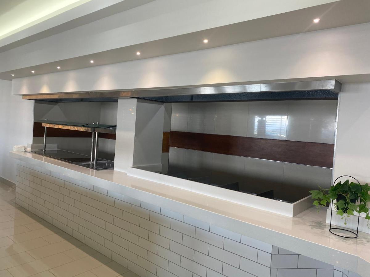 Kennaway Hotel East London Bagian luar foto