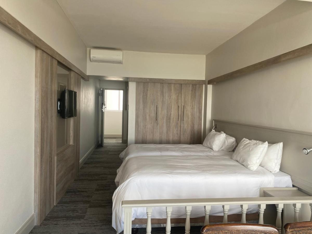 Kennaway Hotel East London Bagian luar foto